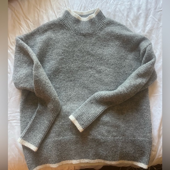 MAX Studios sweater - Picture 1 of 5